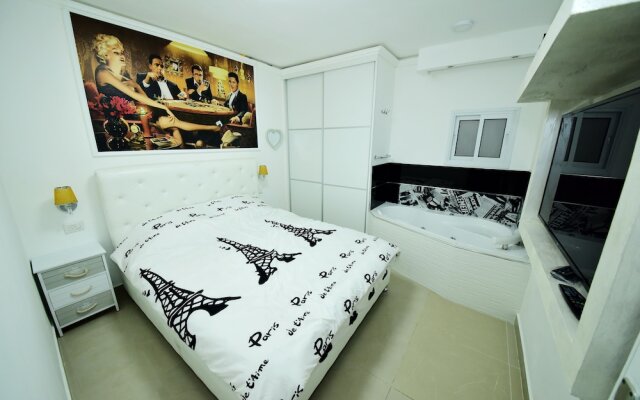 Ariel Luxury Suite