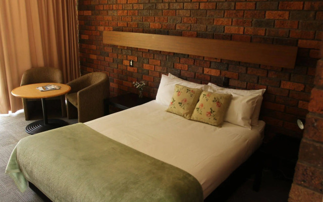 Bonnie Doon Hotel