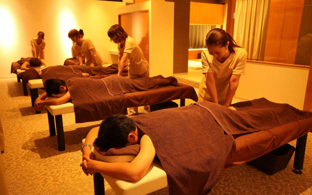 Sauna & Spa Hotel Avinel Fukuoka - Caters to Men