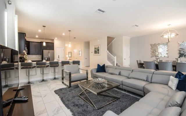 8942tw 8 Bedroom Villa by RedAwning