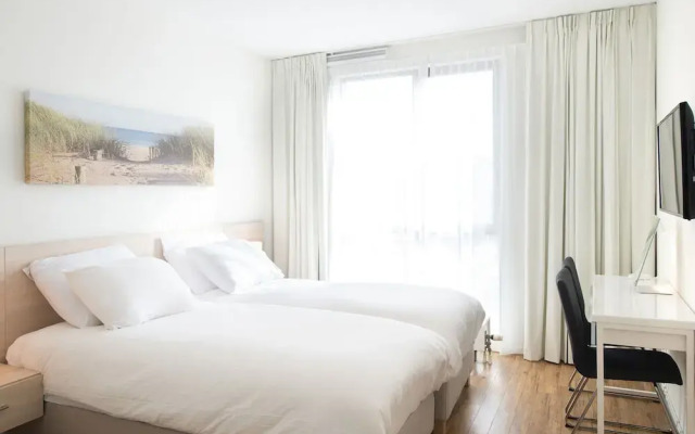 Two Room Apartment Overlooking the Harbor