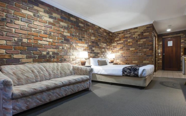 Montville Mountain Inn