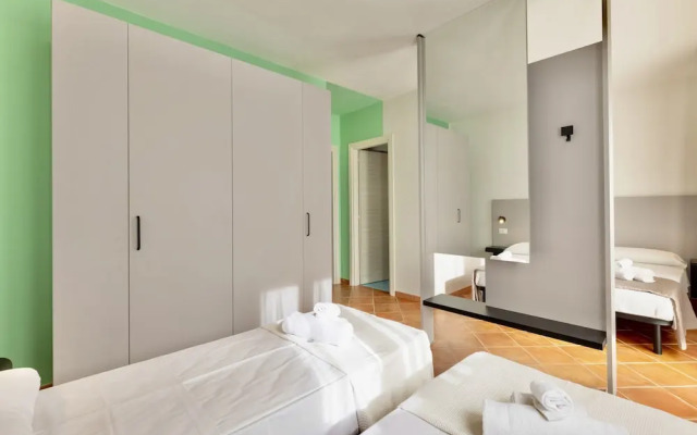Residence with pool in Isola Rossa