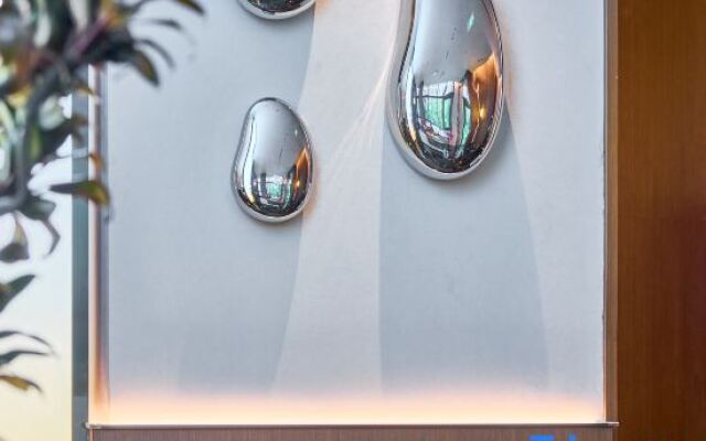 Three Hotel
