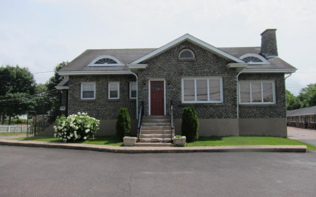 Stonehouse Motel and Restaurant