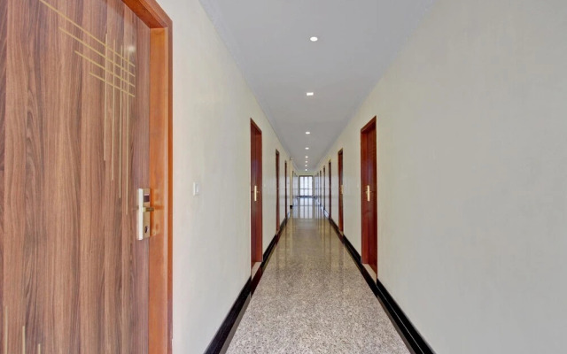 OYO 30970 AAR Royal Residency