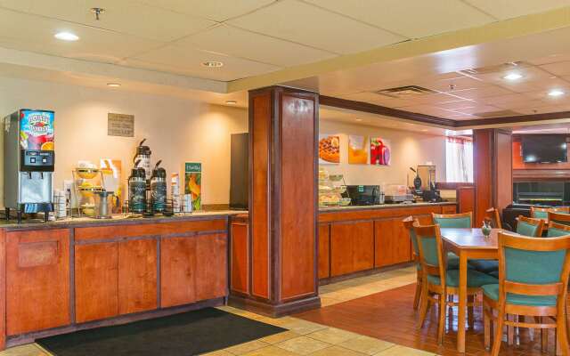 Quality Inn & Suites Detroit Metro Airport