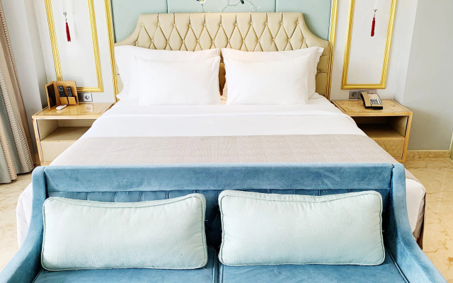 Art Deco Luxury Hotel & Residence