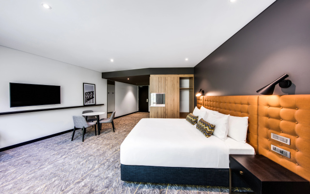 Vibe Hotel North Sydney – Guest Rooms – Sydney