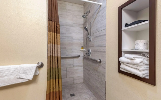 Best Western Plus Sparta Trail Lodge