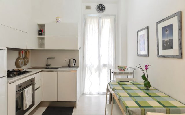 Modern Colosseo Apartment - Center