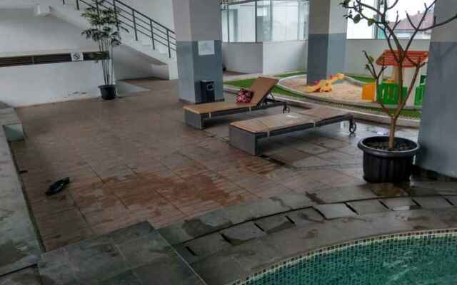 Diajeng Room Near Ipdn