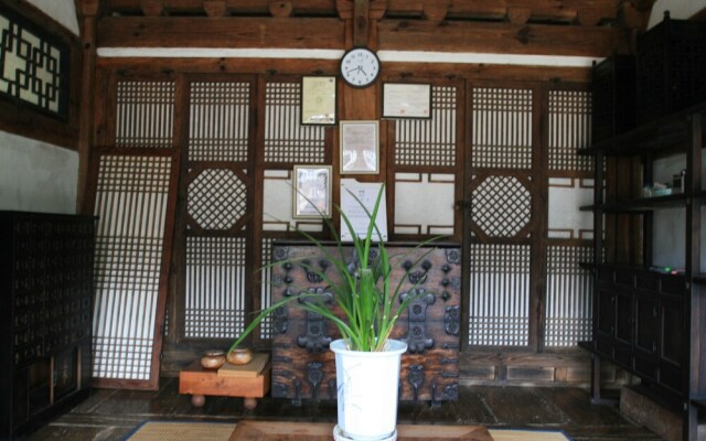Choe Pilgan's Old House