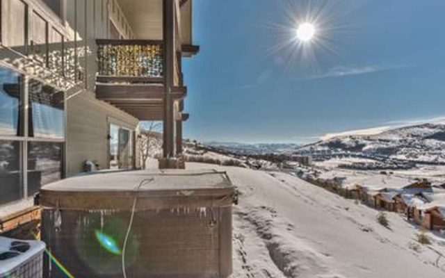 Black Rock Retreat by Blueswell