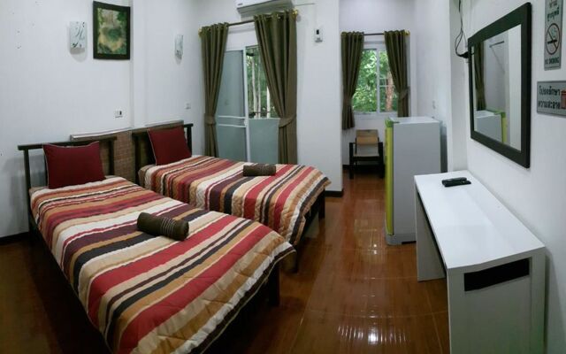 Home Hug Pak Sabai