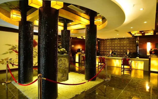 Phoenix Lake Impression Emei Hotel