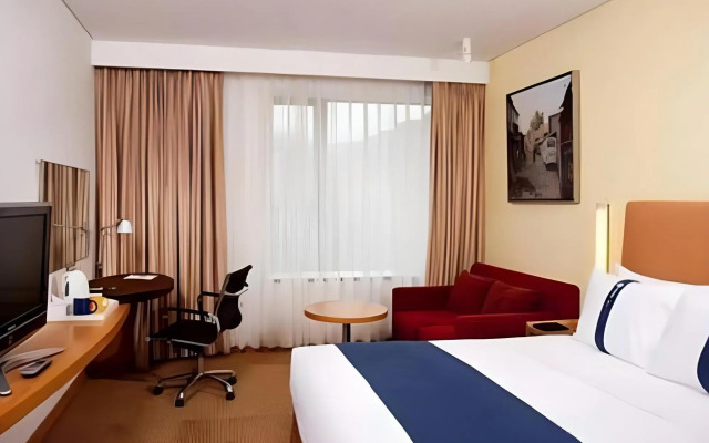 Arya Sheraton