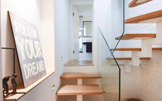 Authentic 3BR Penthouse in Ben Gurion by HolyGuest