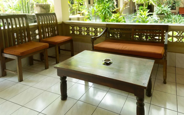 Airy Kuta Kartika Plaza Gang Puspa Ayu 12 Bali