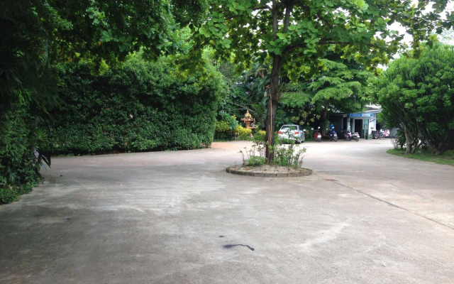 Natpob Sleep Station Motel