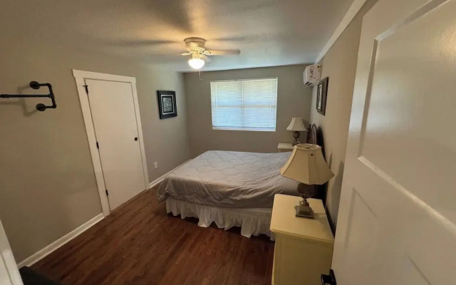 Pet-friendly 2BR Free Parking & Wi-fi