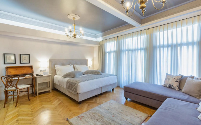 Sweet Home Hotel
