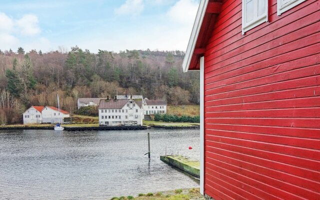 6 Person Holiday Home in Skjold