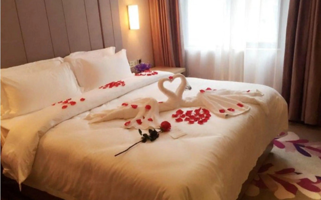 Lavande Hotel Shanghai Zhangjiang Guanglan Road Subway Station Branch