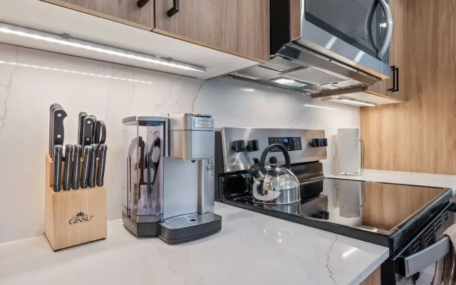 The Continental, powered by Placemakr - Downtown - Market Square