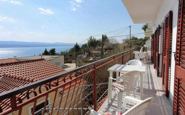 Apartments with a parking space Lokva Rogoznica, Omis - 10358