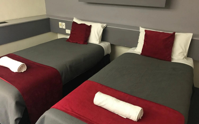 Emerald Central Hotel – Guest Rooms – Emerald
