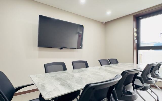 Hound Hotel Gijang-osiria