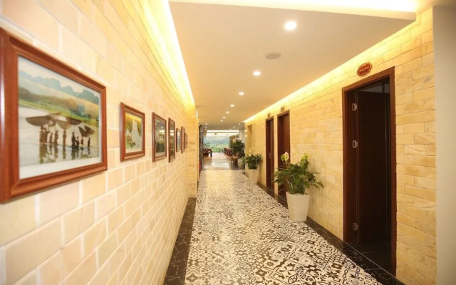 Liberty Hall Tam Coc Hotel & Villa