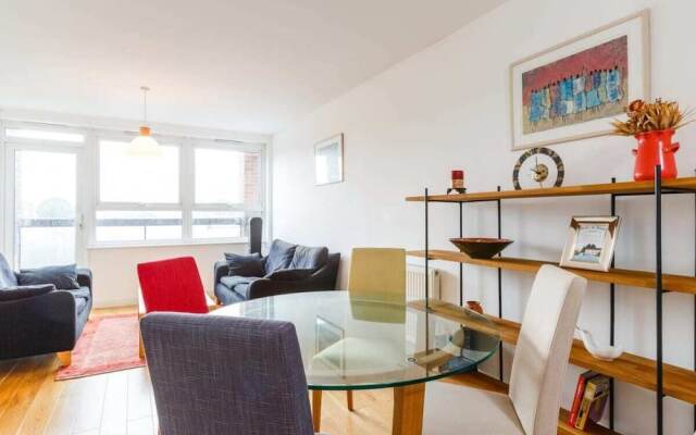 Bright and Colourful 2 bed Flat in Islington