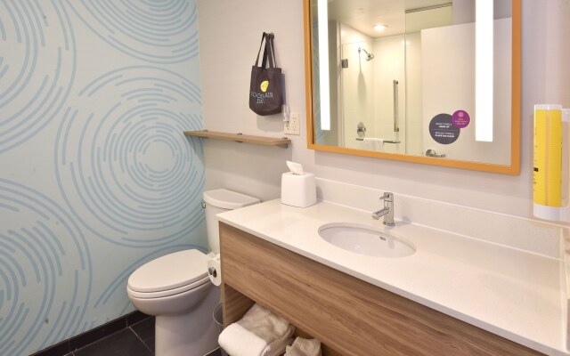 Tru by Hilton Lawrence