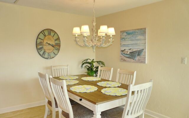 Inviting Waterfront Home With Western Exposure