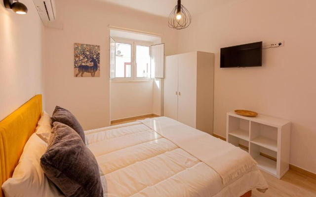 Luxury Palm Suites