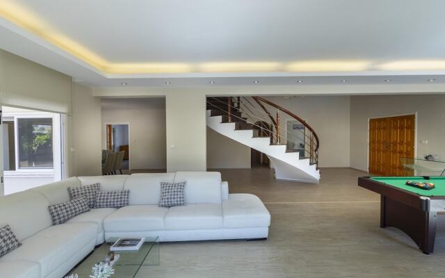 Meneou Seaside Mansion 7