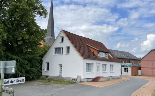 Zur Kirche