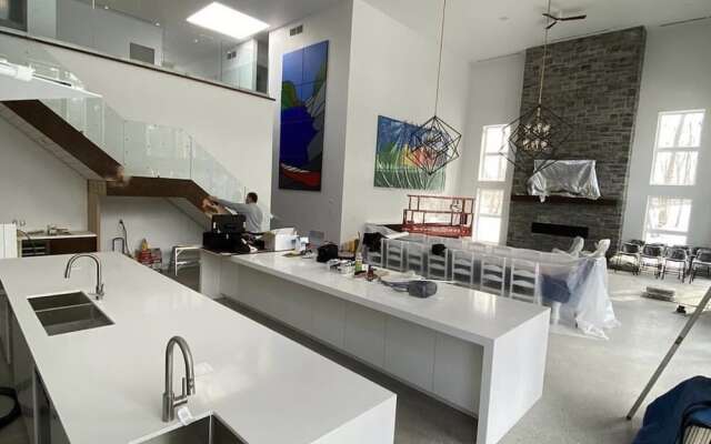 Villa Lago Muskoka Meets Malibu in Port Carling!