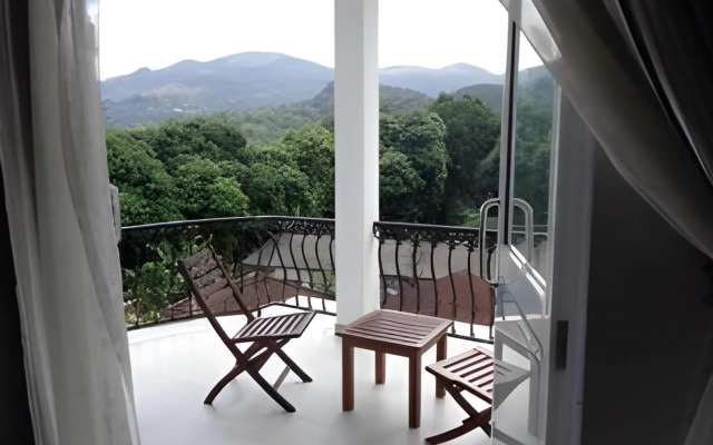 Peradeniya Rest House