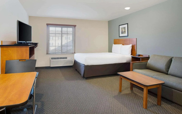 WoodSpring Suites Columbus North I-270