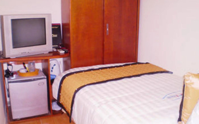 Apt Ez Holiday Hotel