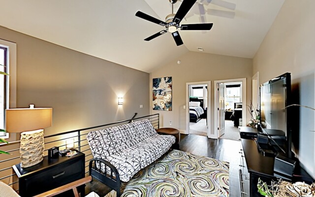 Modern WeHo Apt 8 - 3 Br Townhouse