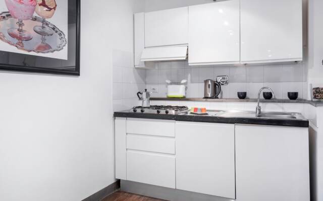 Elegant 3-Bedroom Apartment in the Historic Center