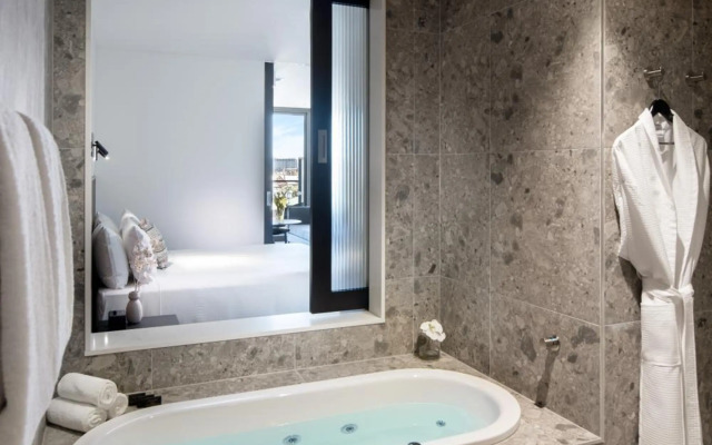 Majestic M Suites
