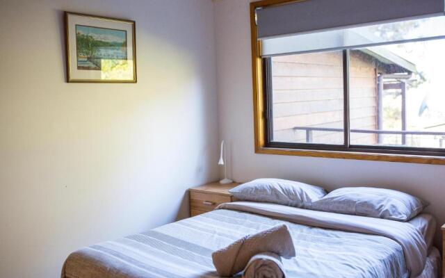 Wonboyn Cabins & Caravan Park