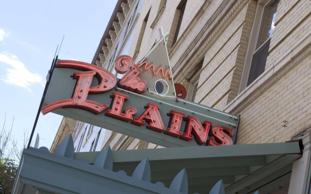 Historic Plains Hotel