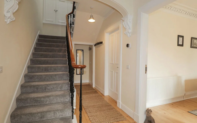 16 Fairfield Road