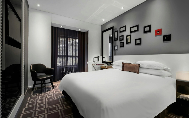 Protea Hotel Fire & Ice by Marriott Pretoria Menlyn - Image 4